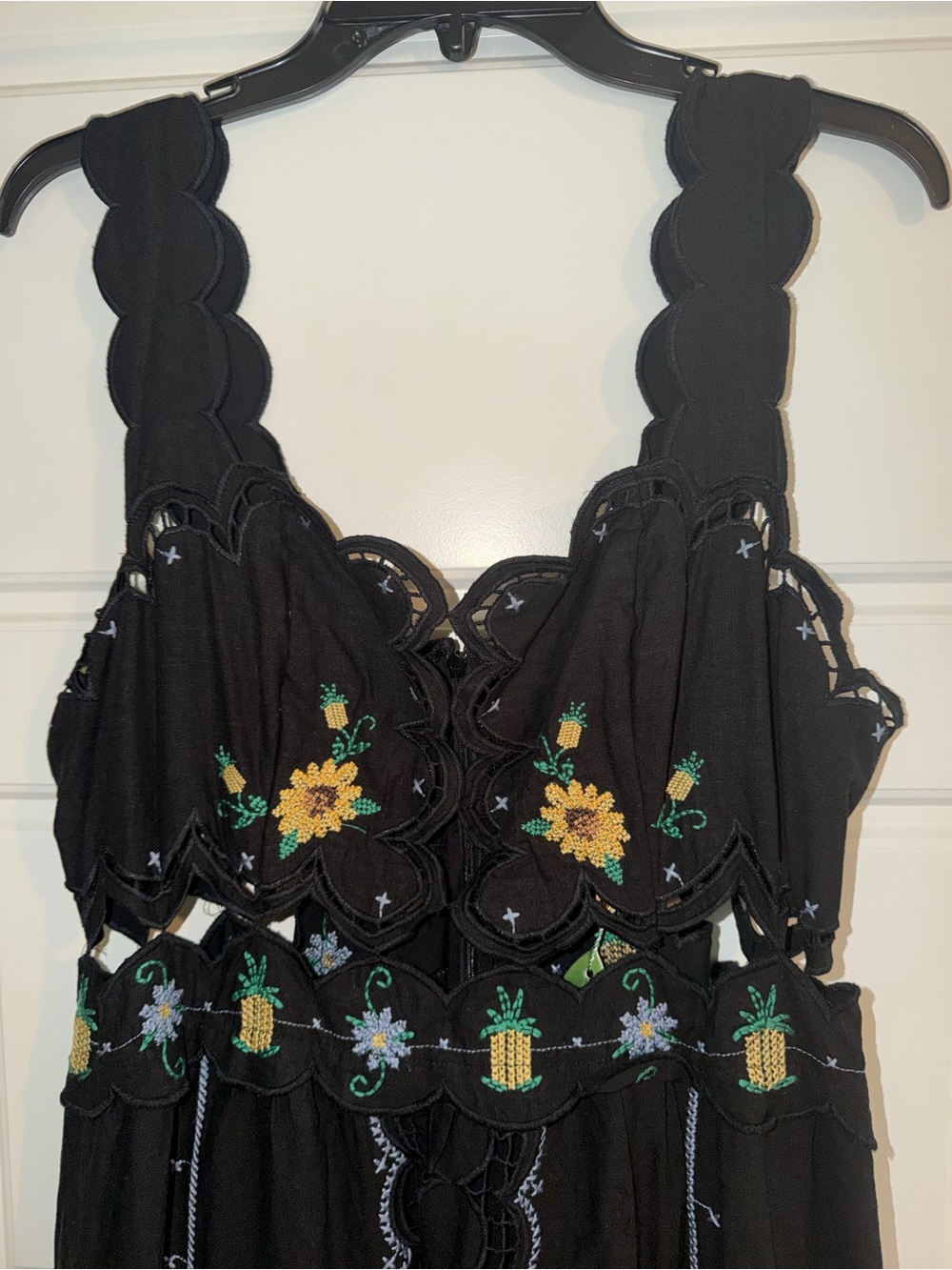 FARM RIO
Cross Stitch Sunflower Richelieu Lenzing™
Ecovero™ Euroflax™ Midi Dress - Picture 3 of 6